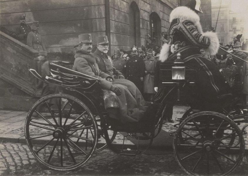 Poslední rakouský císař Karel I. při návštěvě Olomouce 16. prosince 1917 (Foto: Státní okresní archiv Olomouc)