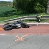 Řidič nákladního vozidla nedal přednost motorkáři