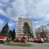 Jednotky hasičů zachránily studenty z 10. patra kolejí