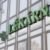 Lidé seženou léky i o nadcházejícím svátku