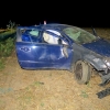 Řidič otočil auto přes střechu